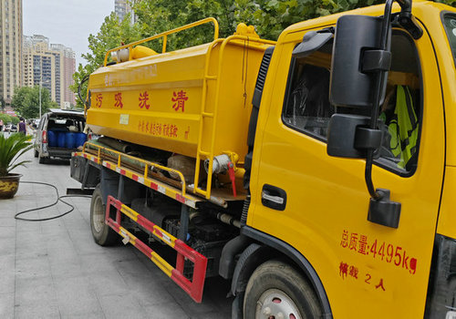 買(mǎi)一輛管道疏通專(zhuān)用車(chē)一般多少錢(qián)